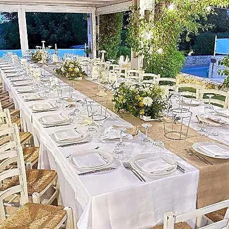 Hotel Masseria Paretano 5*